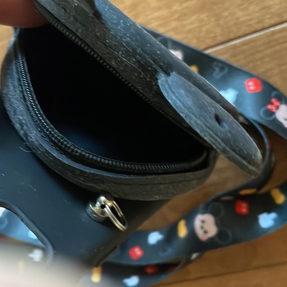 Disney zipper latex carrier, lanyard, phone case - Picture 4 of 5